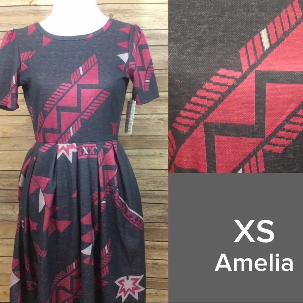 *NWT* LuLaRoe Amelia - XS